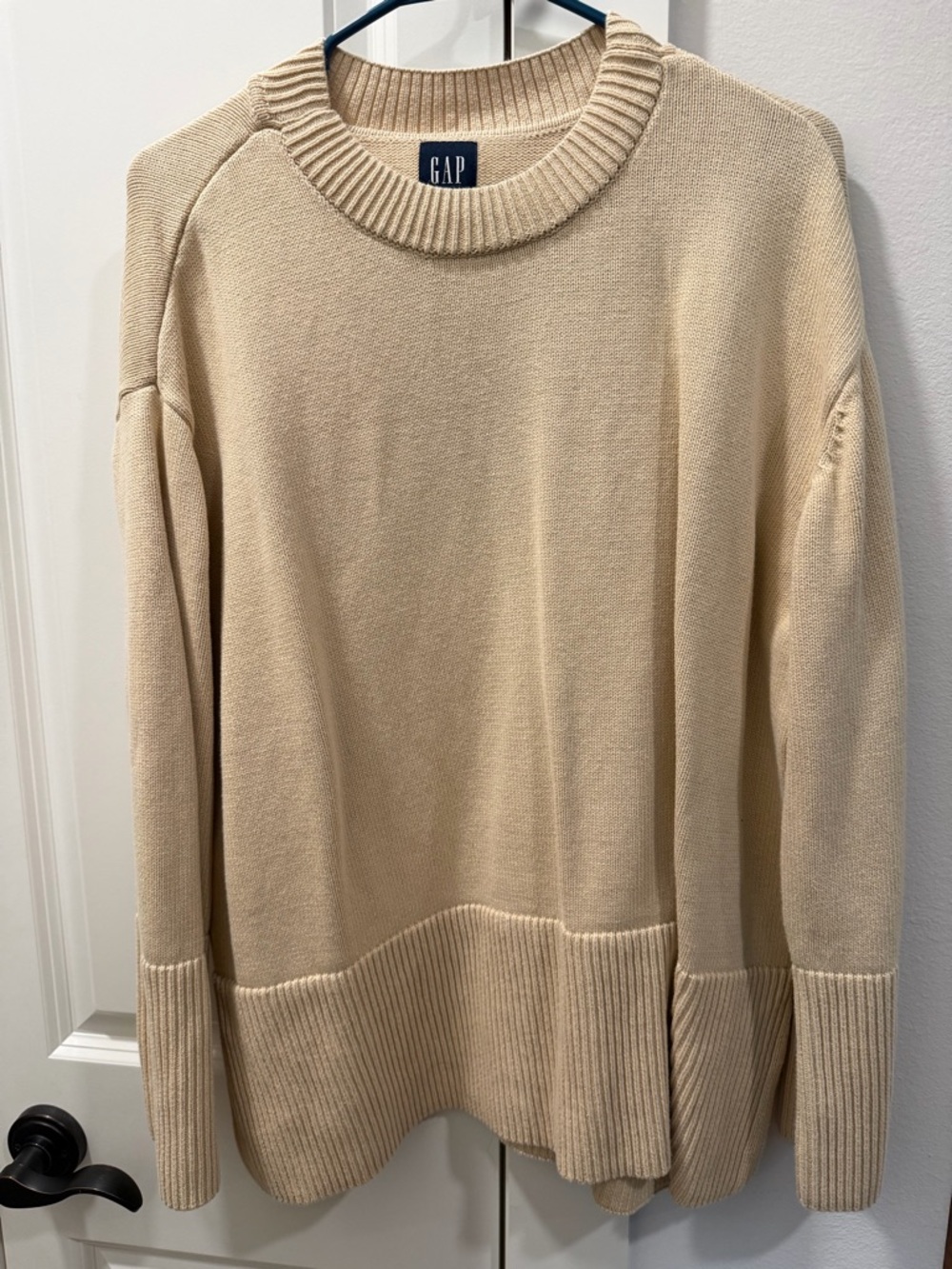 GAP Crewneck Sweater in Cream/Beige